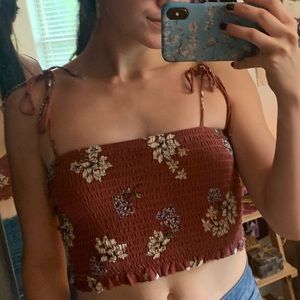 runched material, floral crop top w/tied shoulders